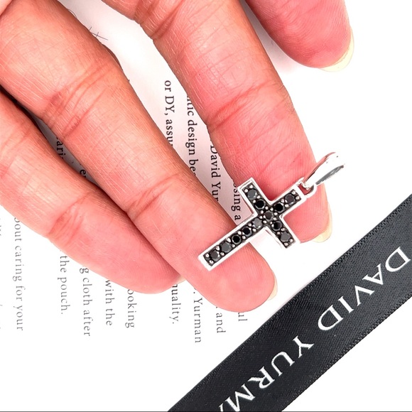 David Yurman Streamline Chevron Cross Pendant 0.70 Carat Black Diamond DY - Picture 4 of 9